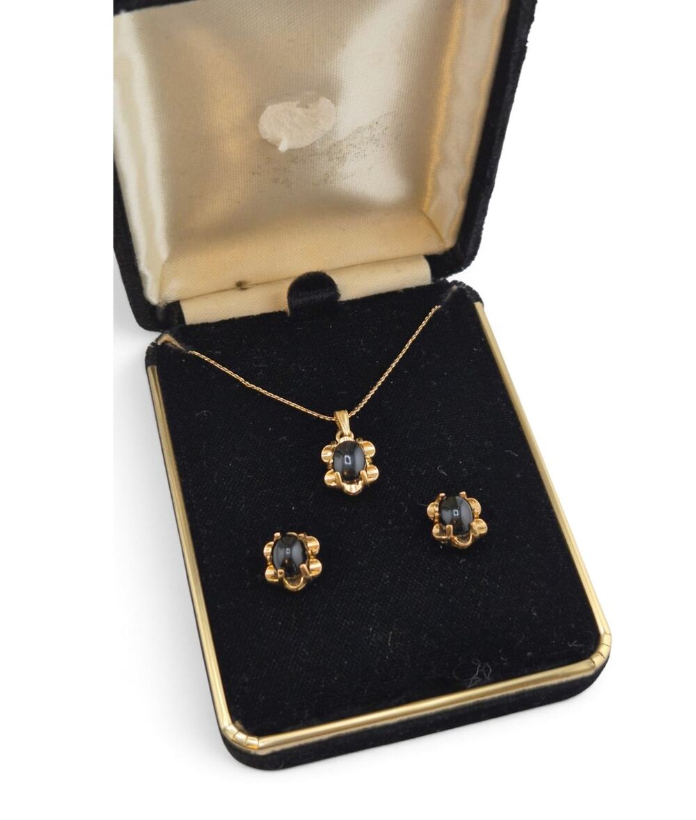 Vintage Gold Tone Black Glass Pendant Necklace & Stud Earring Set
